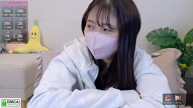 SUZU  online show from 03/29/26, 01:07