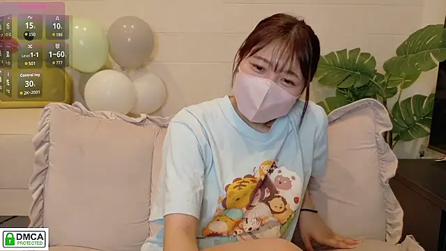 Snapshot of SUZU_ chatting on 06/08/26, 01:11 SUZU online show from 06/08/26, 01:11