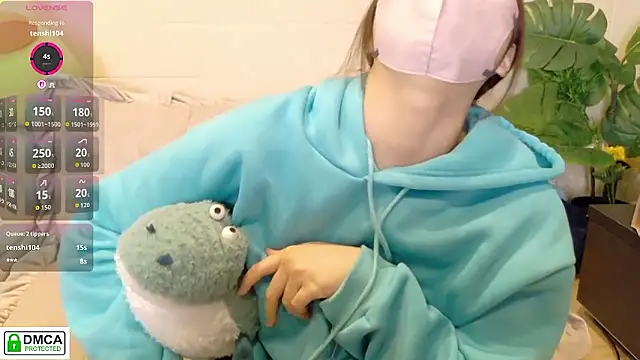 SUZU  online show from 05/05/26, 01:14