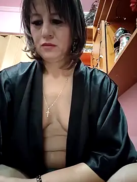 Snapshot of naughtymilfT chatting on 11/11/25, 07:25 naughtymilfT online show from 11/11/25, 07:25