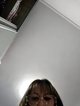 Snapshot of naughtymilfT chatting on 02/20/25, 05:20 naughtymilfT online show from 02/20/25, 05:20