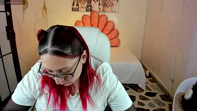 NiickyJones online show from 12/19/25, 04:31