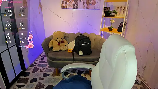 NiickyJones online show from 10/31/25, 09:54