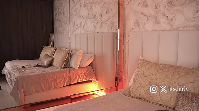 Rosalie vega online show from 11/24/25, 03:01