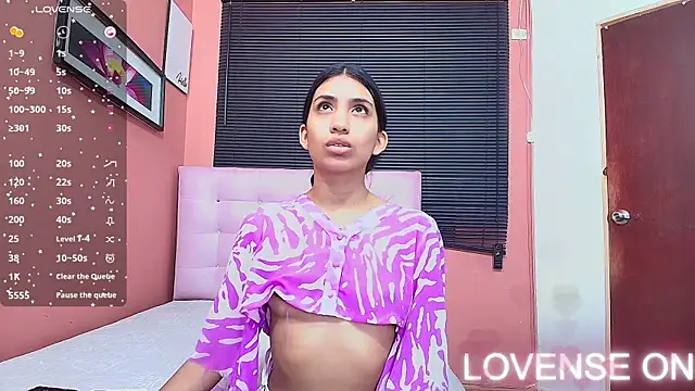 littlee emilyy  online show from 12/29/24, 01:38