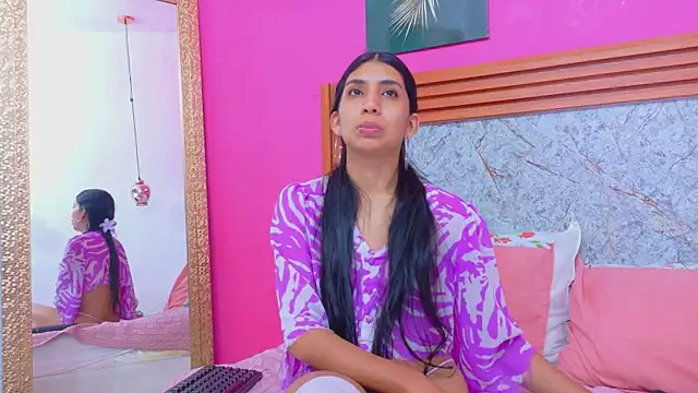 littlee emilyy  online show from 04/29/26, 05:30