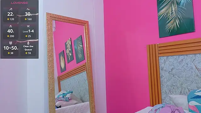 littlee emilyy  online show from 04/17/26, 12:52