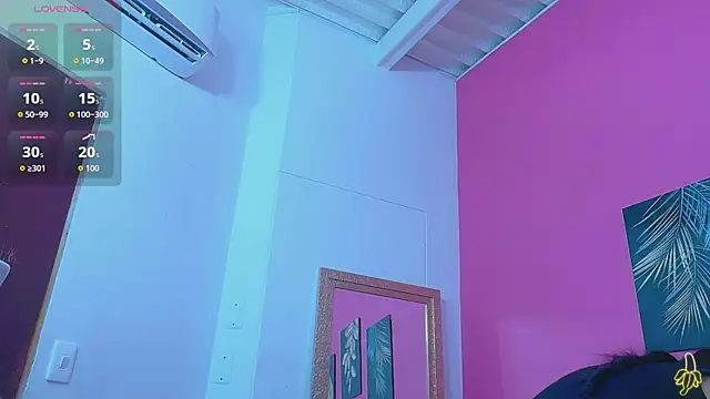 littlee emilyy  online show from 05/28/26, 12:44