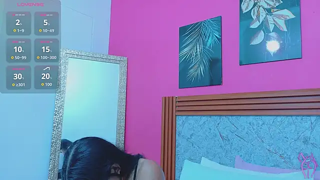 littlee emilyy  online show from 04/09/26, 12:44