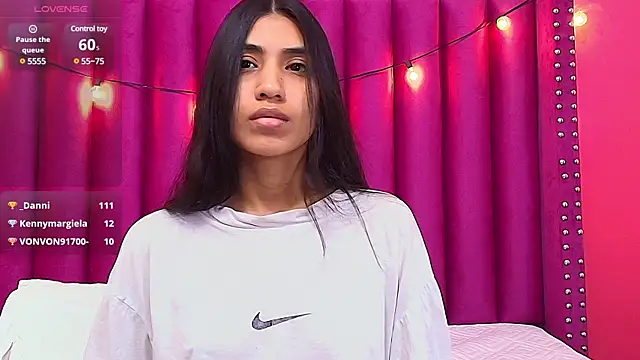 littlee emilyy  online show from 02/06/25, 03:16