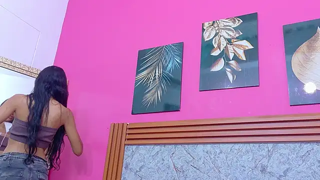 littlee emilyy  online show from 05/06/26, 01:04