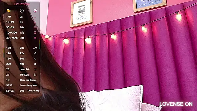 littlee emilyy  online show from 02/12/25, 06:08