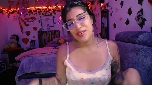 azahar  ziiz online show from 02/13/25, 02:12