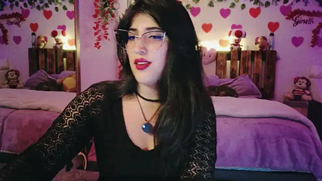 Snapshot of azahar__ziiz chatting on 07/11/26, 12:00 azahar ziiz online show from 07/11/26, 12:00
