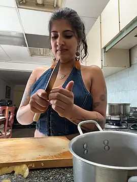 Snapshot of azahar__ziiz chatting on 02/11/26, 04:07 azahar ziiz online show from 02/11/26, 04:07