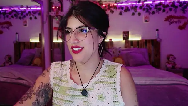 Snapshot of azahar__ziiz chatting on 01/10/26, 05:36 azahar ziiz online show from 01/10/26, 05:36