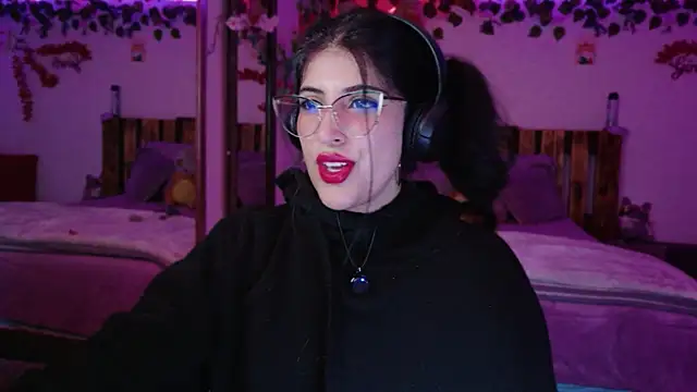 Snapshot of azahar__ziiz chatting on 01/08/26, 11:00 azahar ziiz online show from 01/08/26, 11:00