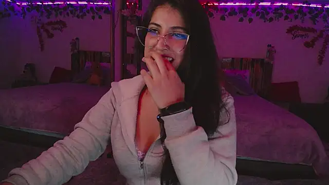 azahar  ziiz online show from 11/12/25, 10:35