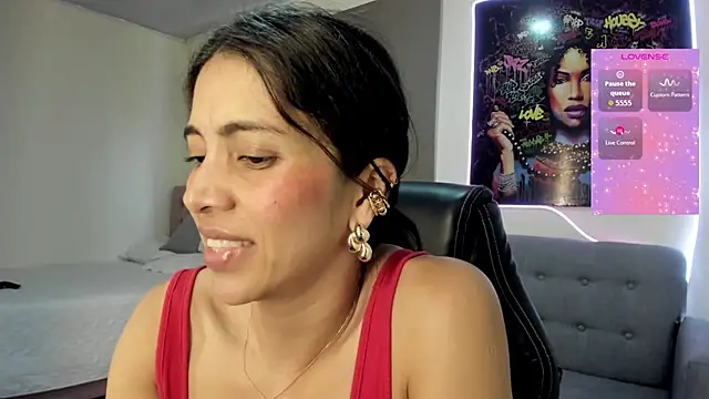 Snapshot of andykiuty chatting on 11/28/25, 08:20 andykiuty online show from 11/28/25, 08:20