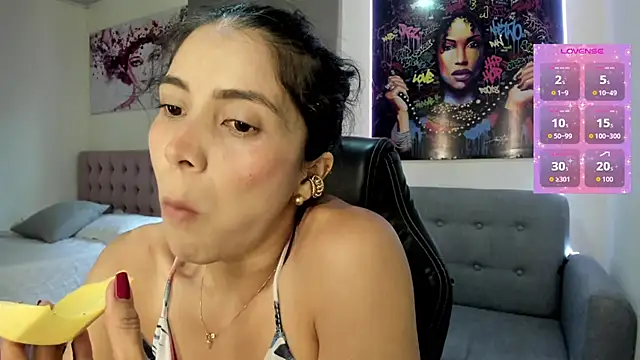 Snapshot of andykiuty chatting on 11/24/25, 08:20 andykiuty online show from 11/24/25, 08:20