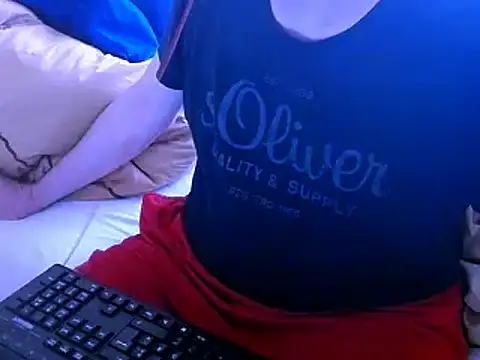 Snapshot of HornyRalfi55 chatting on 03/11/25, 03:45 HornyRalfi55 online show from 03/11/25, 03:45