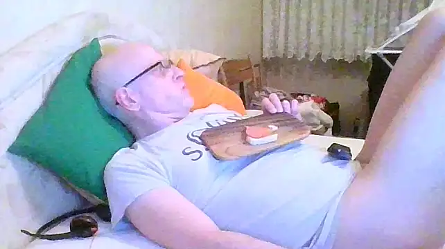 Snapshot of HornyRalfi55 chatting on 03/02/25, 04:14 HornyRalfi55 online show from 03/02/25, 04:14