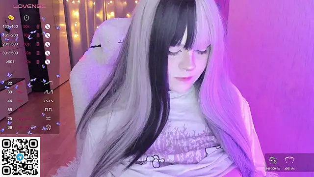 SelenaCute online show from 02/05/26, 04:41