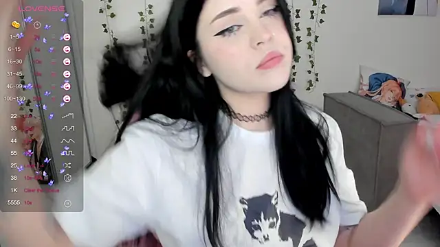 Snapshot of SelenaCute chatting on 01/27/25, 05:03 SelenaCute online show from 01/27/25, 05:03