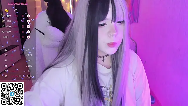 SelenaCute online show from 02/12/26, 07:08