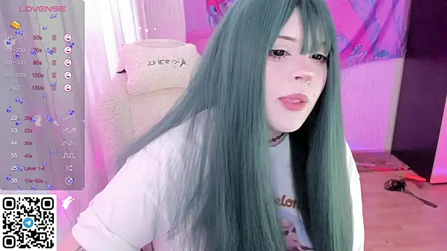 Snapshot of SelenaCute chatting on 05/15/26, 08:01 SelenaCute online show from 05/15/26, 08:01