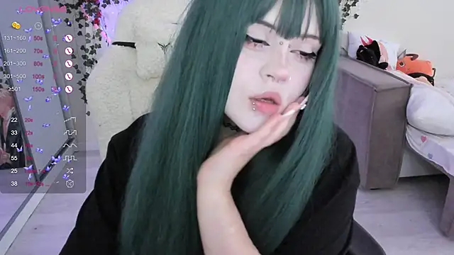 Snapshot of SelenaCute chatting on 09/24/25, 05:03 SelenaCute online show from 09/24/25, 05:03