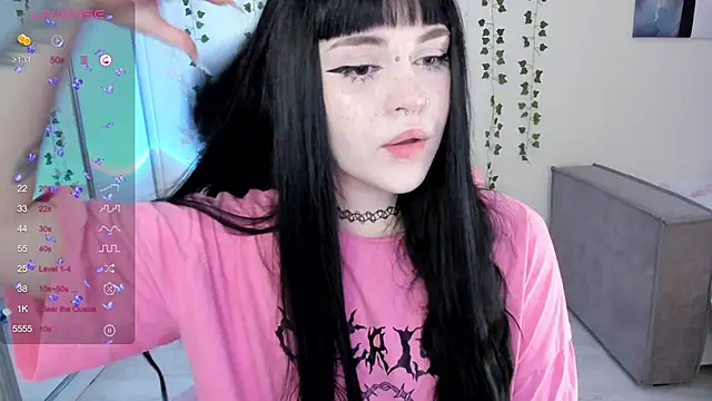 Snapshot of SelenaCute chatting on 03/08/25, 05:07 SelenaCute online show from 03/08/25, 05:07