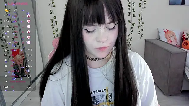 Snapshot of SelenaCute chatting on 02/24/25, 09:43 SelenaCute online show from 02/24/25, 09:43