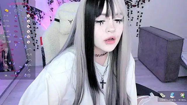 SelenaCute online show from 11/09/25, 04:49