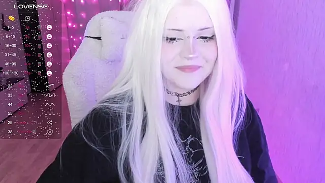 SelenaCute online show from 08/03/26, 06:36