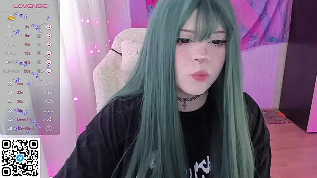 Snapshot of SelenaCute chatting on 05/27/26, 06:10 SelenaCute online show from 05/27/26, 06:10