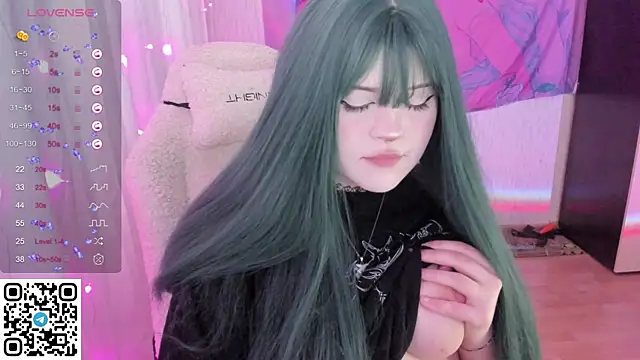 Snapshot of SelenaCute chatting on 05/13/26, 06:09 SelenaCute online show from 05/13/26, 06:09