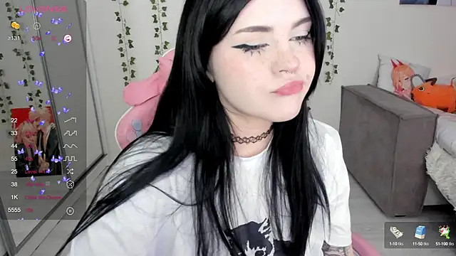 Snapshot of SelenaCute chatting on 01/28/25, 05:11 SelenaCute online show from 01/28/25, 05:11