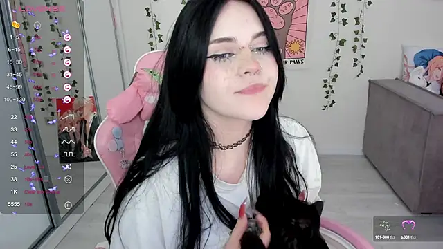 Snapshot of SelenaCute chatting on 02/11/25, 08:15 SelenaCute online show from 02/11/25, 08:15