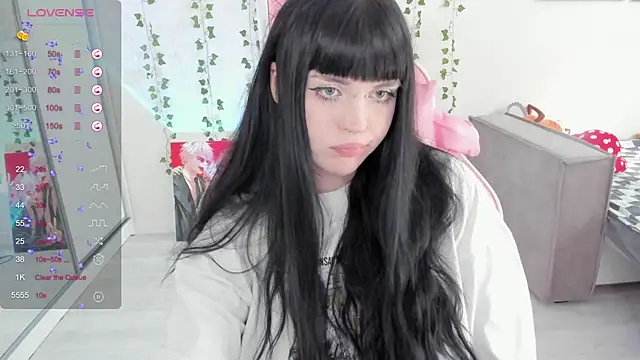 Snapshot of SelenaCute chatting on 03/19/25, 08:12 SelenaCute online show from 03/19/25, 08:12