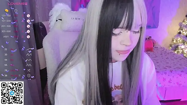 SelenaCute online show from 12/16/25, 07:12