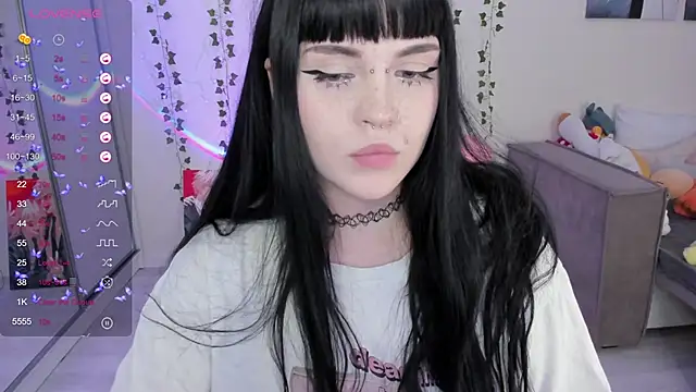 Snapshot of SelenaCute chatting on 03/13/25, 08:15 SelenaCute online show from 03/13/25, 08:15