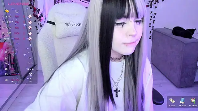 SelenaCute online show from 11/10/25, 05:34