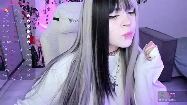 SelenaCute online show from 11/20/25, 04:35