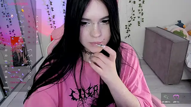 Snapshot of SelenaCute chatting on 02/27/25, 08:13 SelenaCute online show from 02/27/25, 08:13