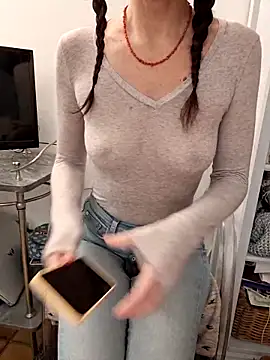 Silvia Zeno online show from 11/22/25, 07:51