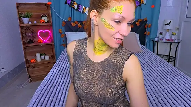 Snapshot of LucieHells chatting on 10/30/25, 01:26 LucieHells online show from 10/30/25, 01:26