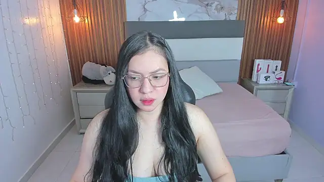 megancero online show from 04/12/26, 12:41