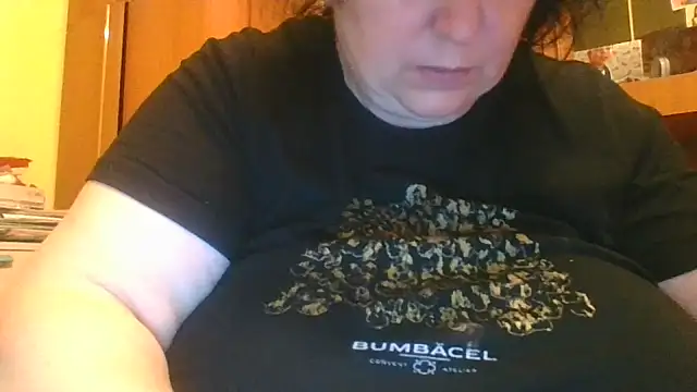 Nataliesbestjuggs online show from 11/14/25, 10:57