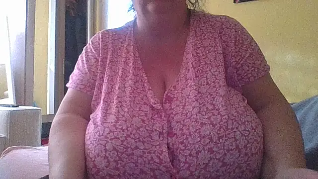 Nataliesbestjuggs online show from 10/30/25, 06:34